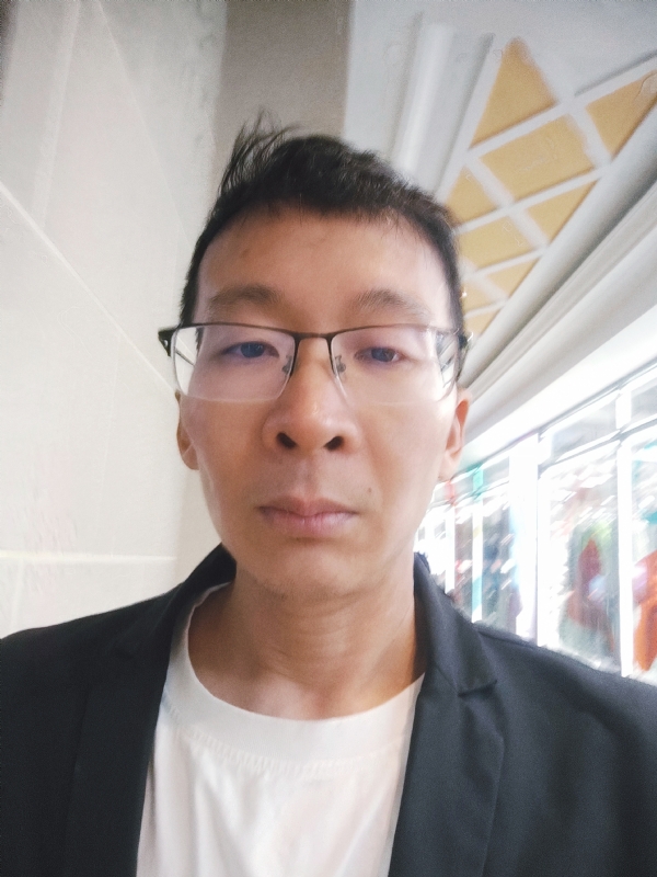 欣欣向荣的第一张照片--张家港闪婚服务中心
